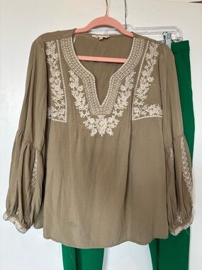 Anthropologie Solitaire Embroidered V-Neck Women's Top in Taupe